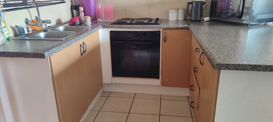 To Let 2 Bedroom Property for Rent in Noordwyk Gauteng
