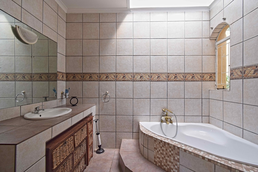 4 Bedroom Property for Sale in Florauna Gauteng