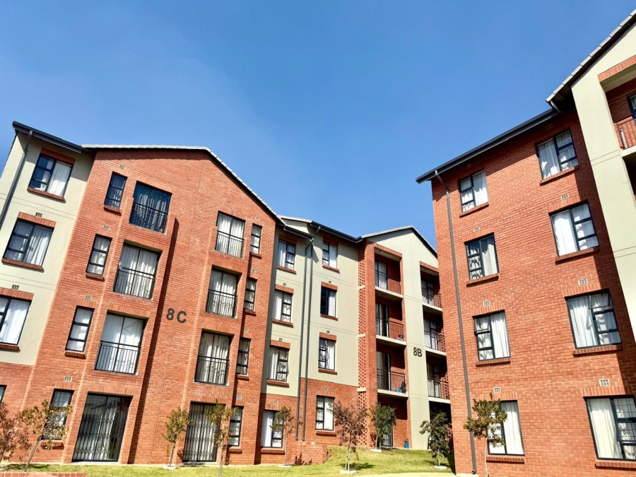 To Let 2 Bedroom Property for Rent in Orlando Gauteng