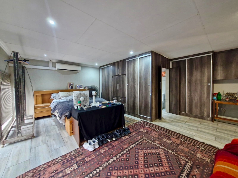 6 Bedroom Property for Sale in Capital Park Gauteng