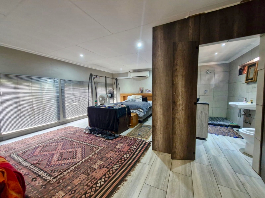 6 Bedroom Property for Sale in Capital Park Gauteng
