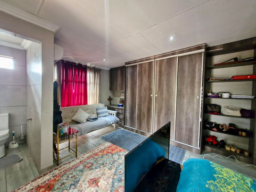 6 Bedroom Property for Sale in Capital Park Gauteng
