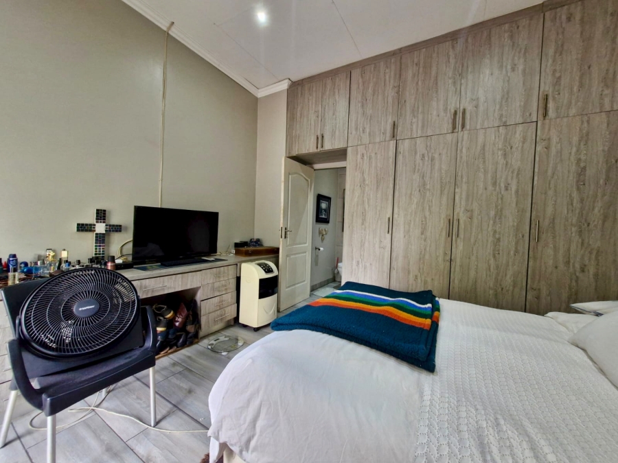 6 Bedroom Property for Sale in Capital Park Gauteng