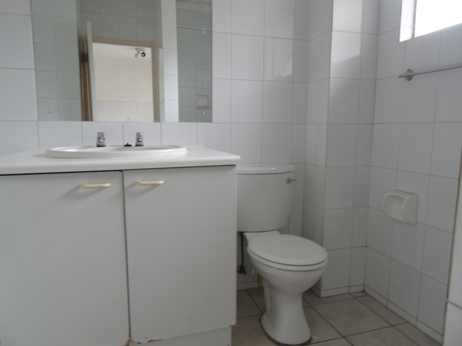 To Let 1 Bedroom Property for Rent in Rembrandt Park Gauteng