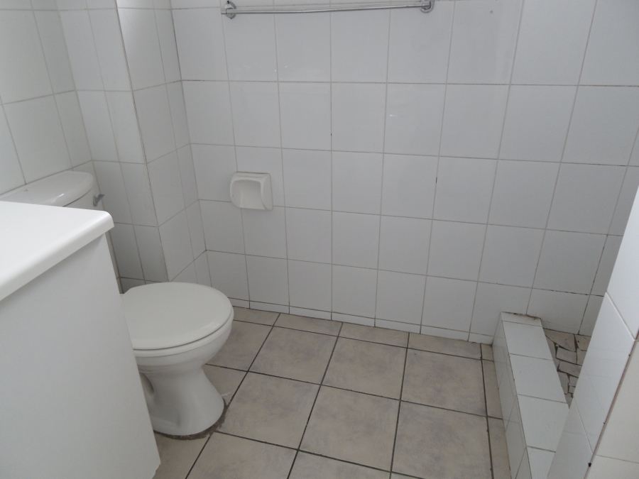 To Let 1 Bedroom Property for Rent in Rembrandt Park Gauteng