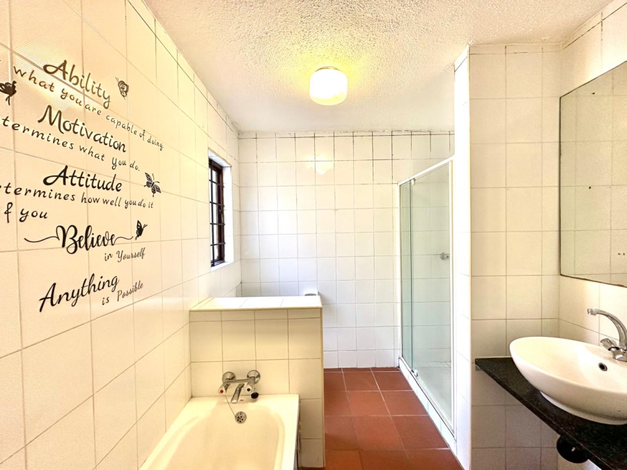 1 Bedroom Property for Sale in President Ridge Gauteng