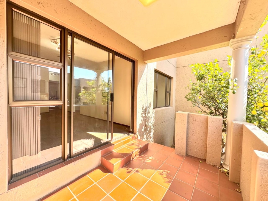 1 Bedroom Property for Sale in President Ridge Gauteng