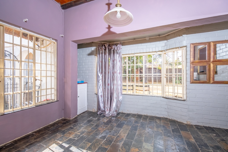 3 Bedroom Property for Sale in Fontainebleau Gauteng