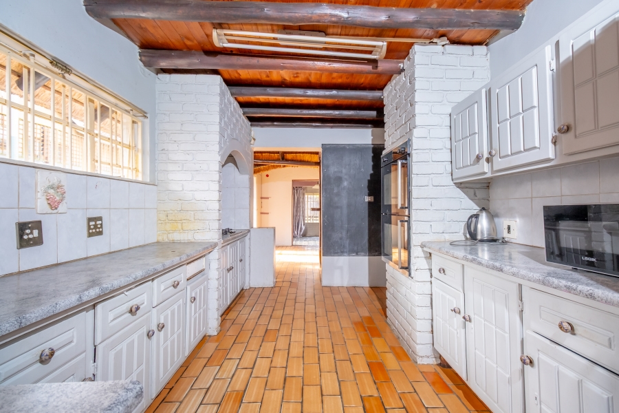 3 Bedroom Property for Sale in Fontainebleau Gauteng
