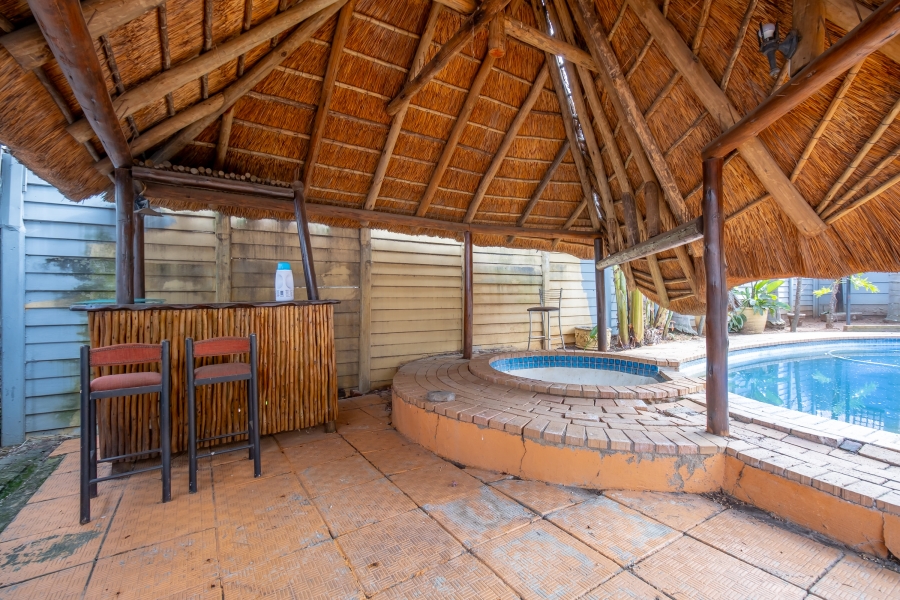 3 Bedroom Property for Sale in Fontainebleau Gauteng