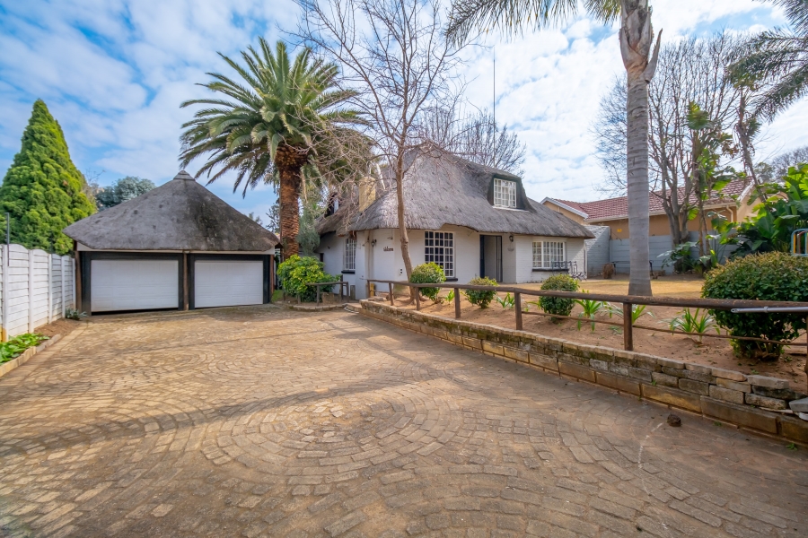 3 Bedroom Property for Sale in Fontainebleau Gauteng