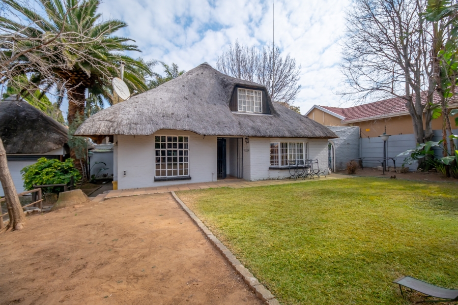 3 Bedroom Property for Sale in Fontainebleau Gauteng