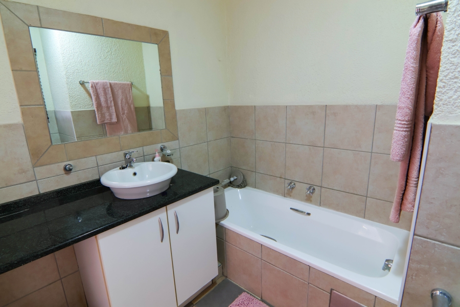 1 Bedroom Property for Sale in Hatfield Gauteng