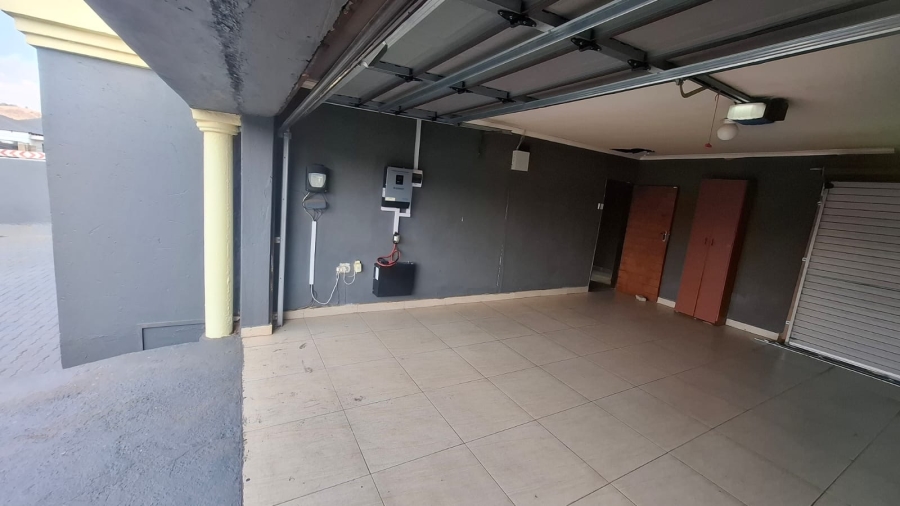 3 Bedroom Property for Sale in Karenpark Gauteng