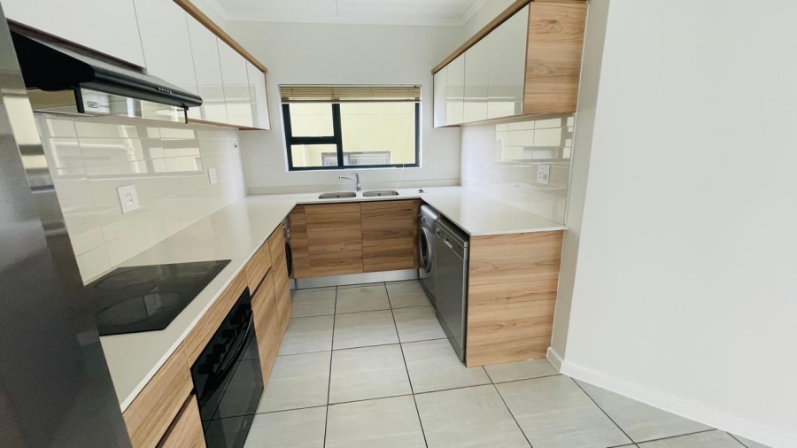 To Let 3 Bedroom Property for Rent in Waterfall Gauteng