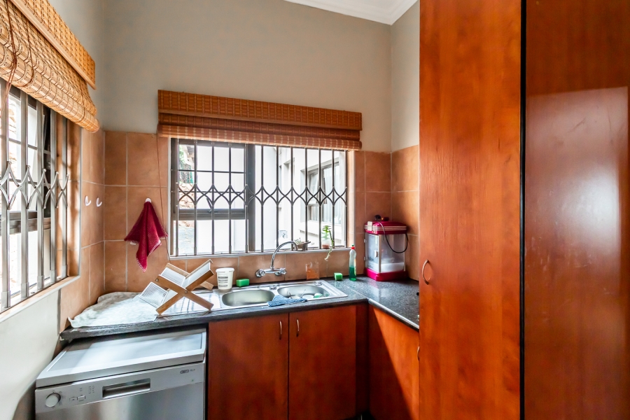 To Let 4 Bedroom Property for Rent in Waverley Gauteng