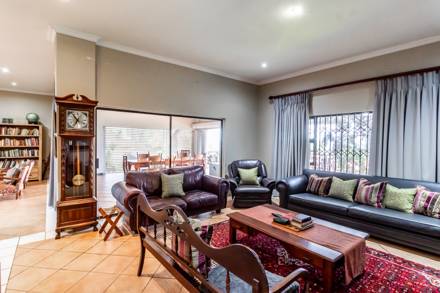 To Let 4 Bedroom Property for Rent in Waverley Gauteng