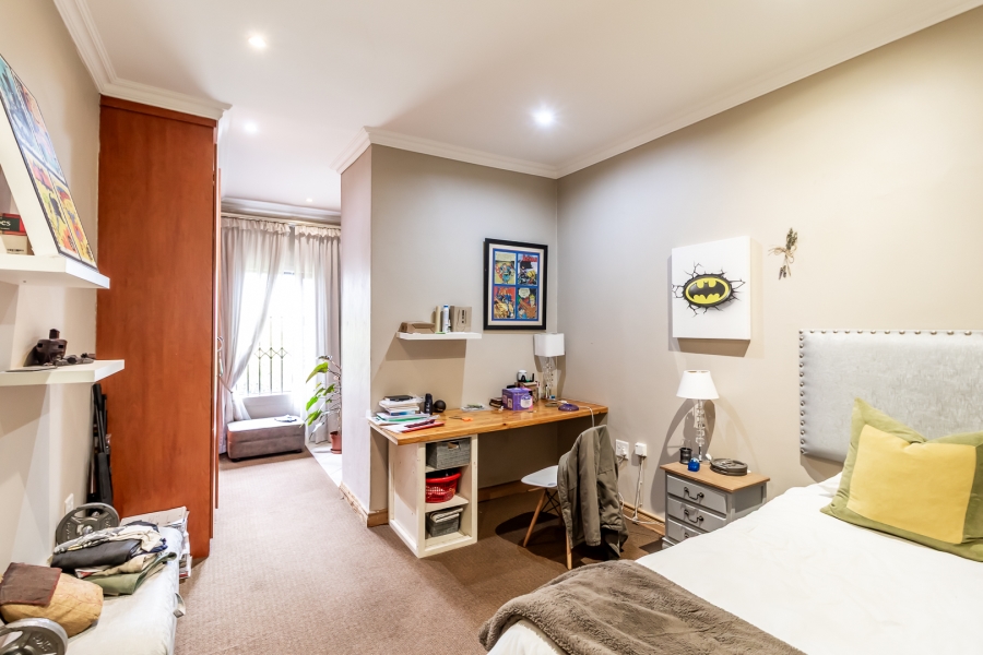 To Let 4 Bedroom Property for Rent in Waverley Gauteng