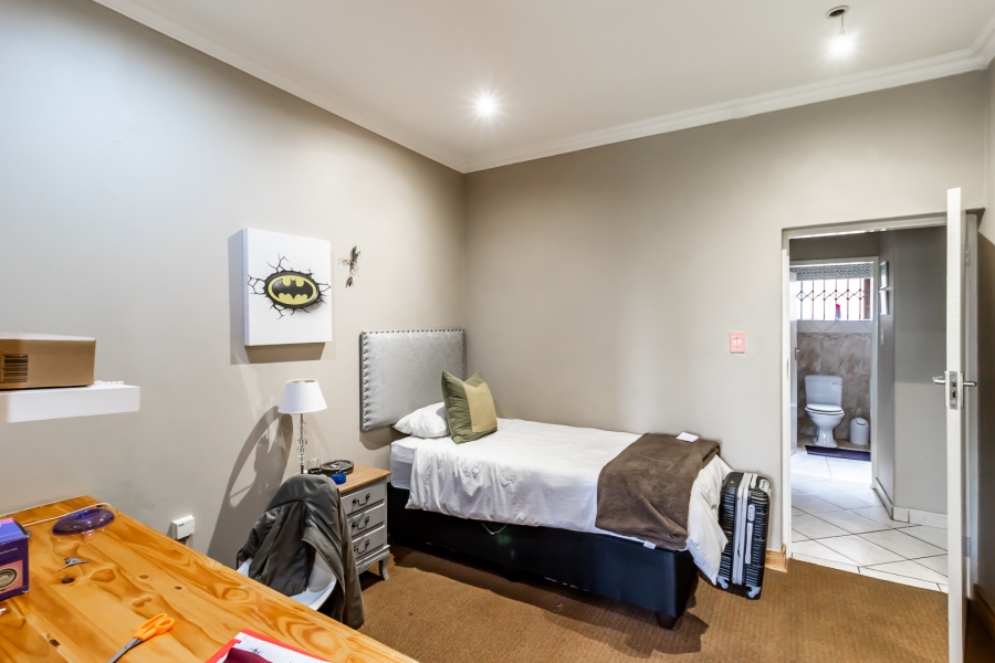 To Let 4 Bedroom Property for Rent in Waverley Gauteng