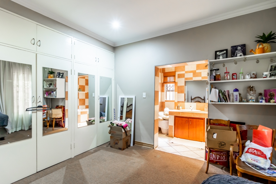 To Let 4 Bedroom Property for Rent in Waverley Gauteng