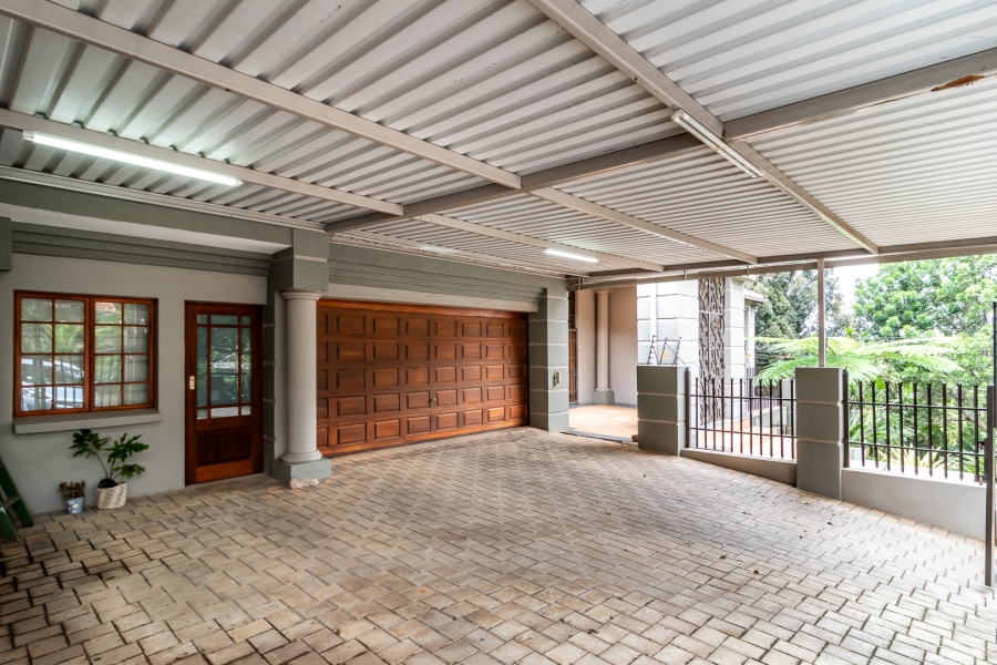 To Let 4 Bedroom Property for Rent in Waverley Gauteng