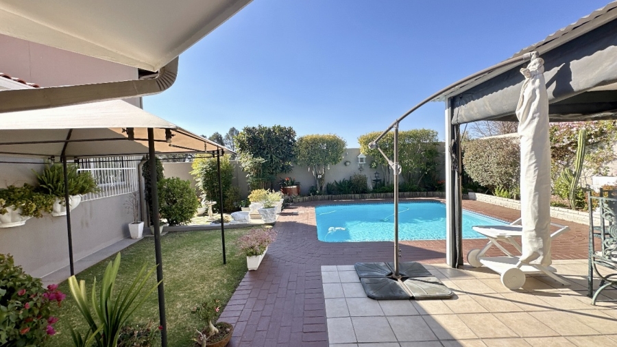 5 Bedroom Property for Sale in Ormonde Gauteng