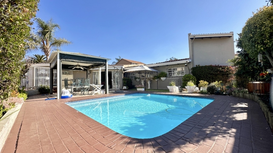 5 Bedroom Property for Sale in Ormonde Gauteng