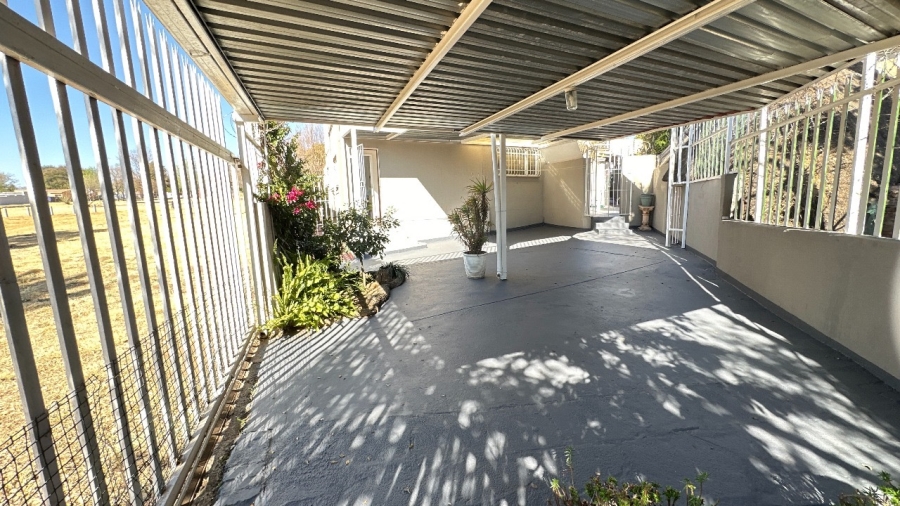 5 Bedroom Property for Sale in Ormonde Gauteng