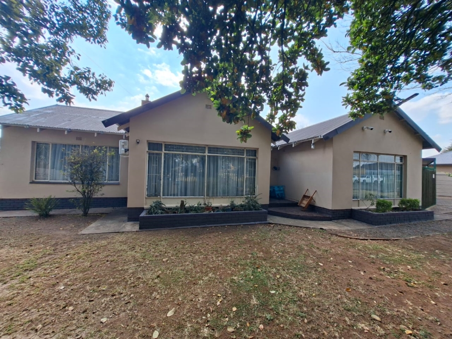 4 Bedroom Property for Sale in Krugersdorp North Gauteng
