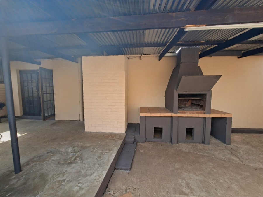 4 Bedroom Property for Sale in Krugersdorp North Gauteng