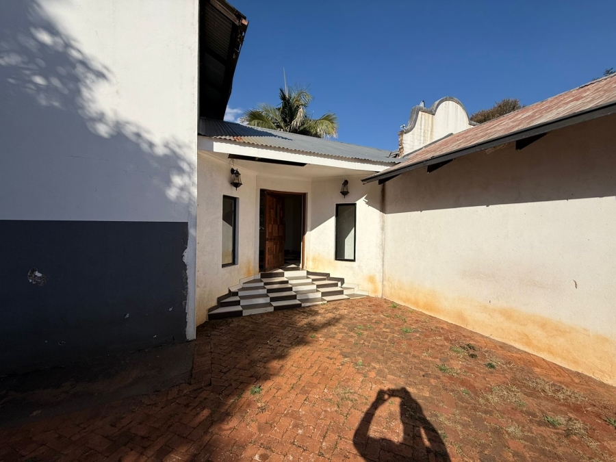 8 Bedroom Property for Sale in Fundus AH Gauteng