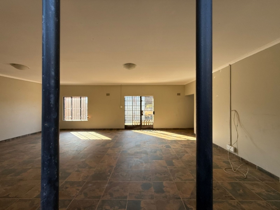 8 Bedroom Property for Sale in Fundus AH Gauteng