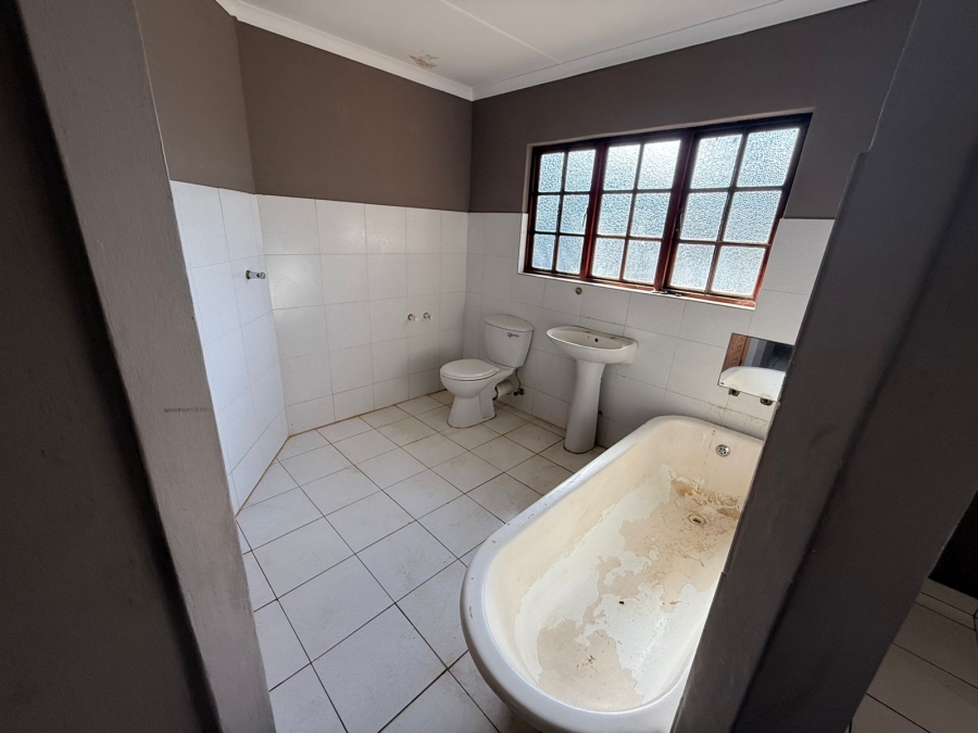 8 Bedroom Property for Sale in Fundus AH Gauteng