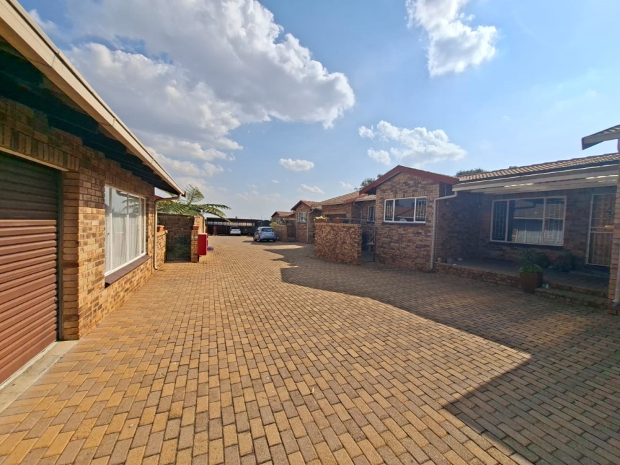 3 Bedroom Property for Sale in Rant En Dal Gauteng