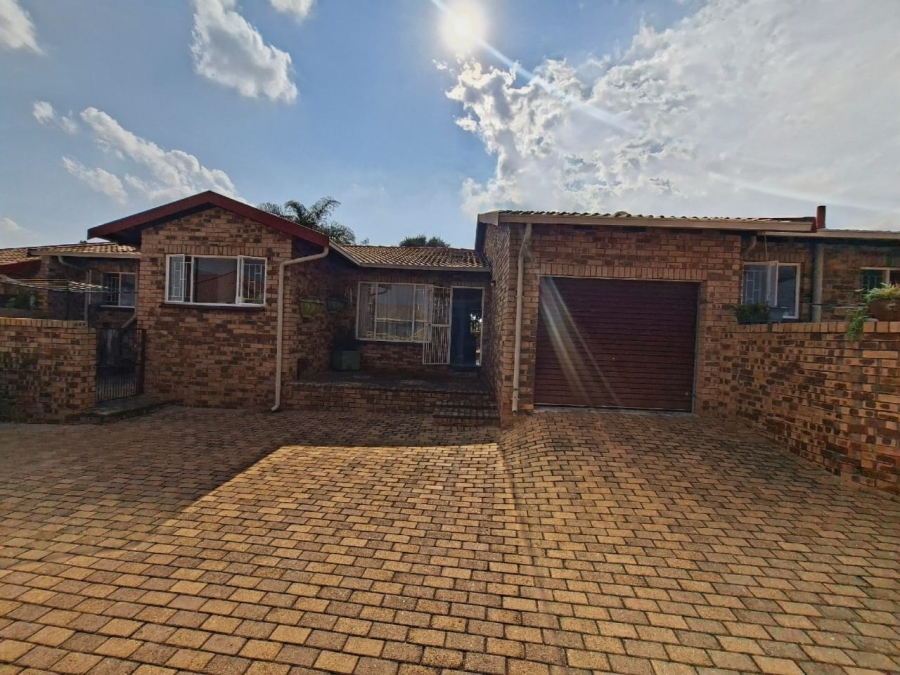 3 Bedroom Property for Sale in Rant En Dal Gauteng