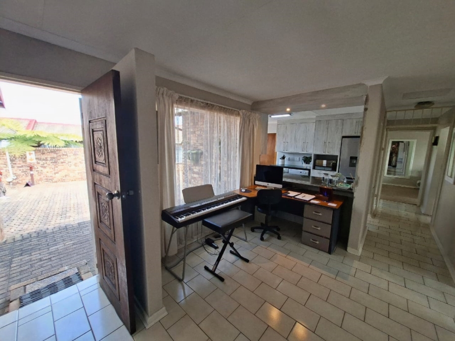 3 Bedroom Property for Sale in Rant En Dal Gauteng
