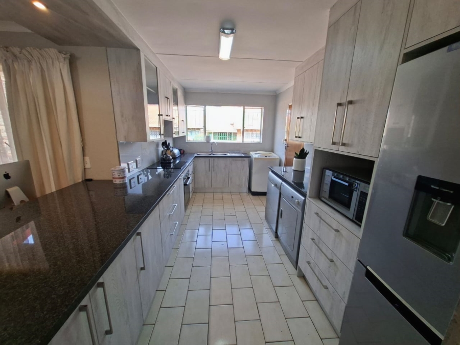 3 Bedroom Property for Sale in Rant En Dal Gauteng