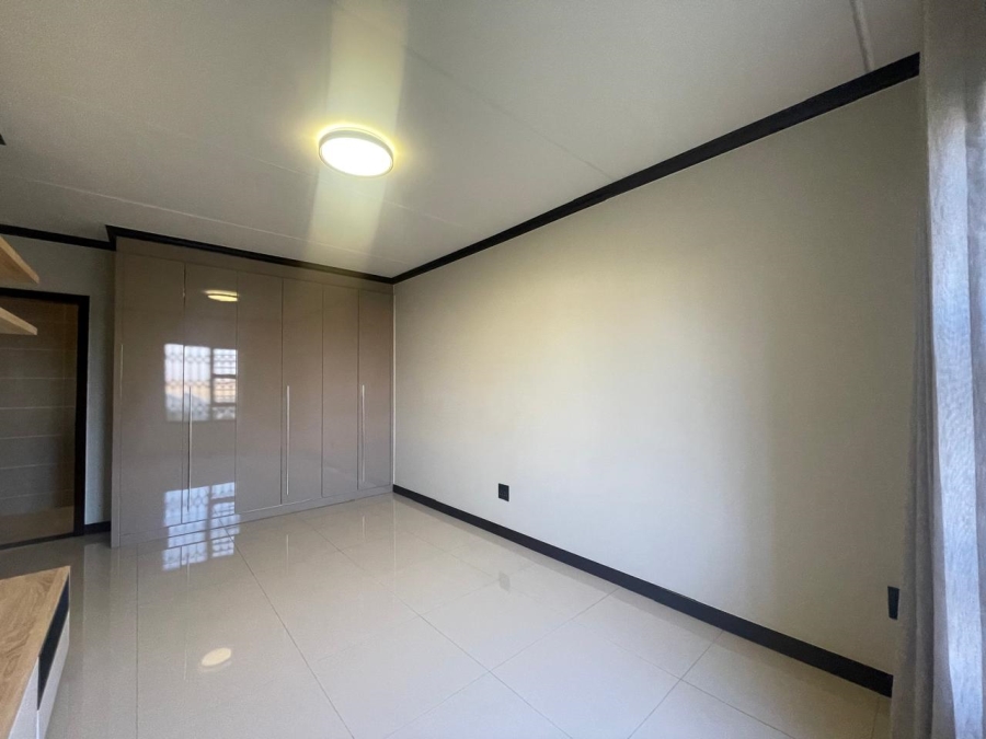 To Let 2 Bedroom Property for Rent in Blue Hills Gauteng