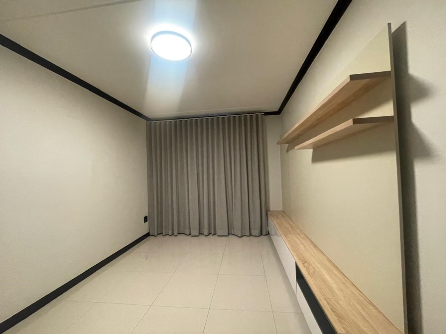 To Let 2 Bedroom Property for Rent in Blue Hills Gauteng