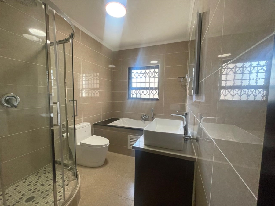To Let 2 Bedroom Property for Rent in Blue Hills Gauteng