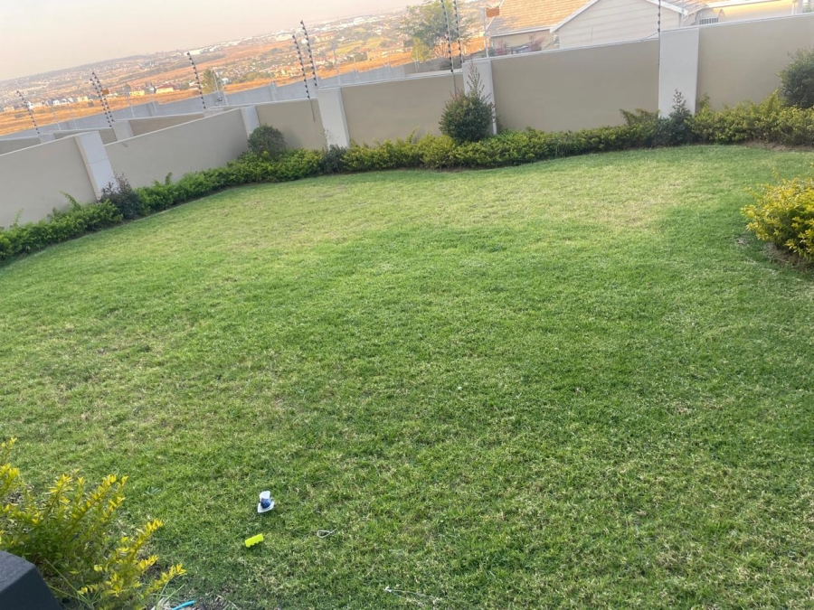 To Let 2 Bedroom Property for Rent in Blue Hills Gauteng
