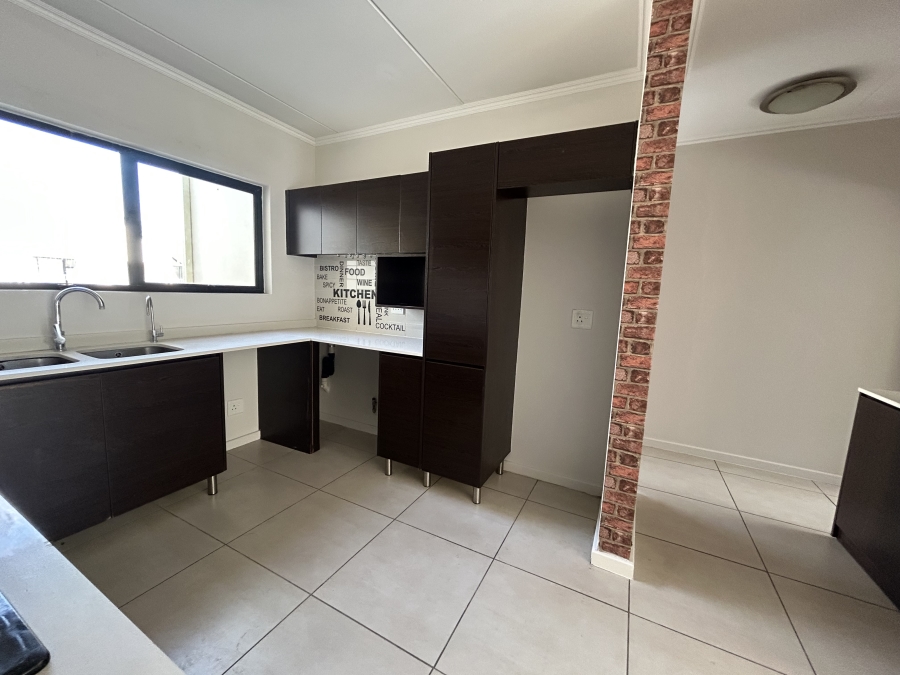 To Let 2 Bedroom Property for Rent in Kyalami Hills Gauteng