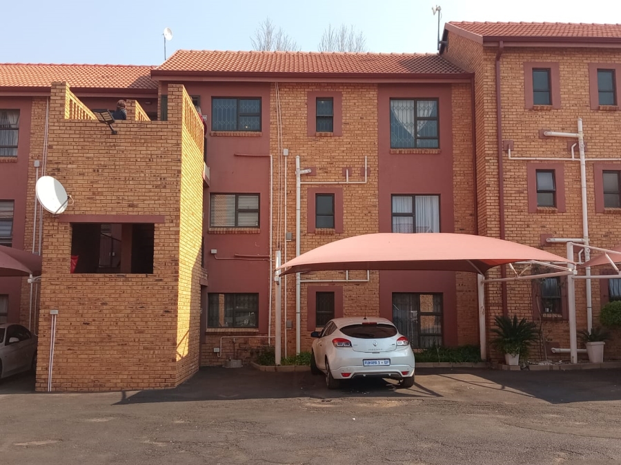 2 Bedroom Property for Sale in Brackendowns Gauteng