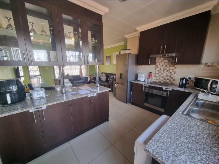 2 Bedroom Property for Sale in Brackendowns Gauteng