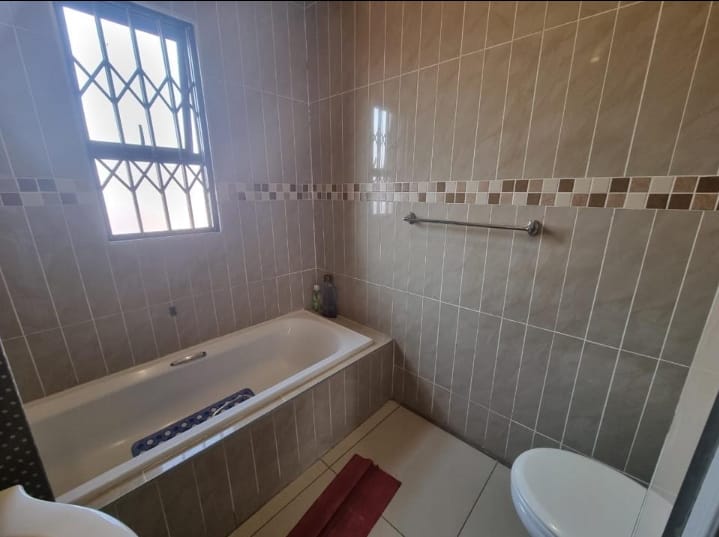 2 Bedroom Property for Sale in Brackendowns Gauteng