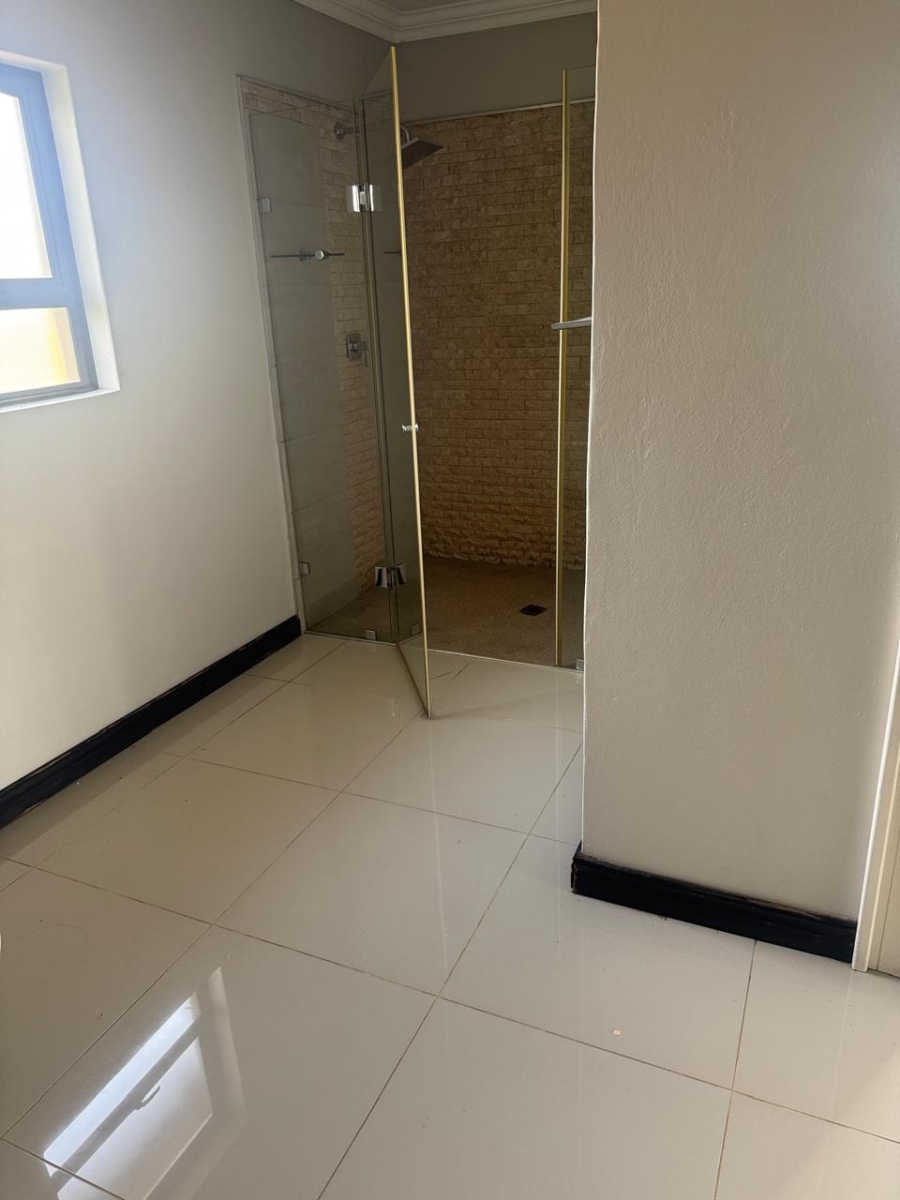 7 Bedroom Property for Sale in Knoppieslaagte Gauteng