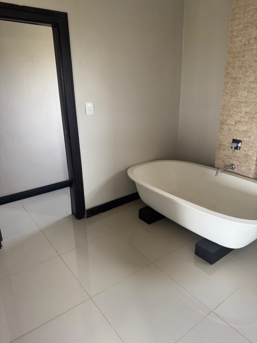 7 Bedroom Property for Sale in Knoppieslaagte Gauteng