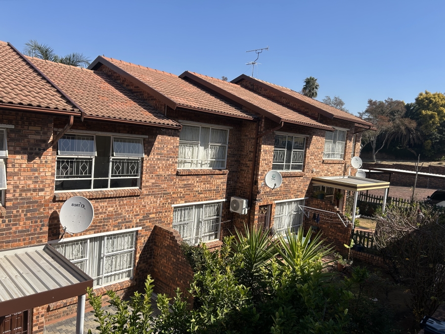 2 Bedroom Property for Sale in Vorna Valley Gauteng