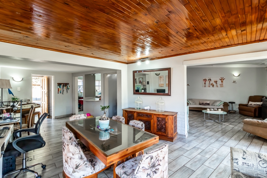 4 Bedroom Property for Sale in Waverley Gauteng