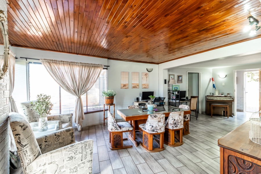 4 Bedroom Property for Sale in Waverley Gauteng